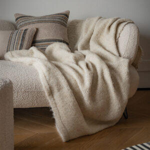 Wełniany puszysty pled / fluffy