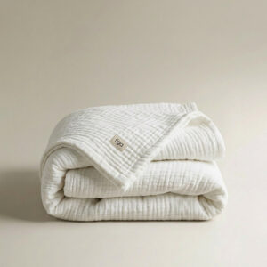 Muślinowa narzuta na łóżko / milk